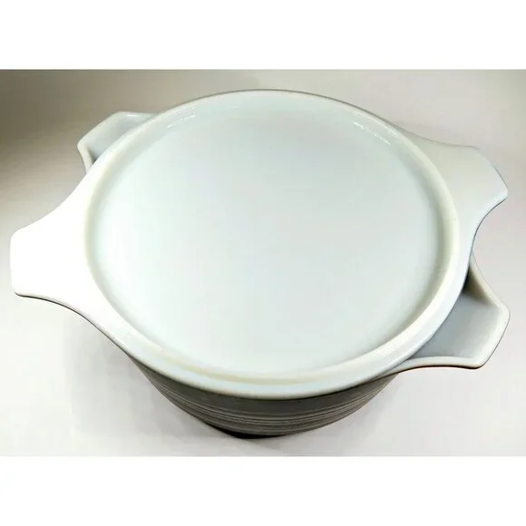 Pyrex 475-B Terra 2.5 Qt Casserole w/ Lid Matte Rings 1960s Vintage - Picture 7 of 8